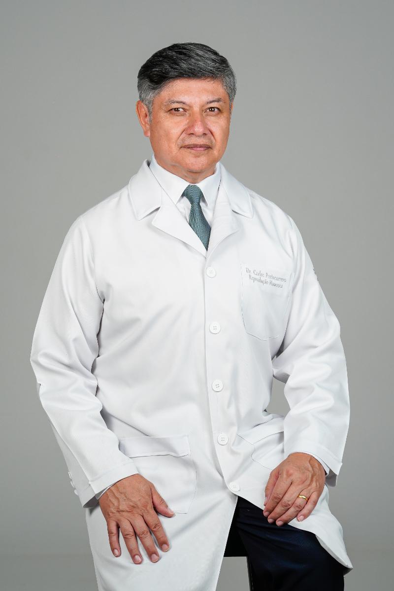 Dr. Carlos Portocarrero, ginecologista em Brasília